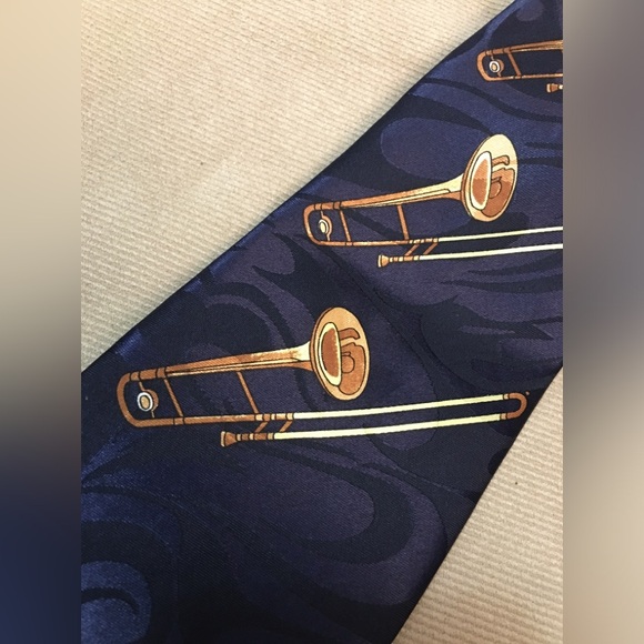 Vtg STEVEN HARRIS Brass TROMBONE Navy Tone on Tone Swirl Pattern Neck Tie - Picture 2 of 7